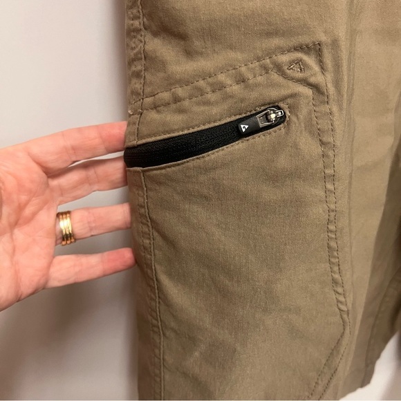 Gerry Casual Cargo Shorts with side zipper pockets size 40 - Picture 3 of 11